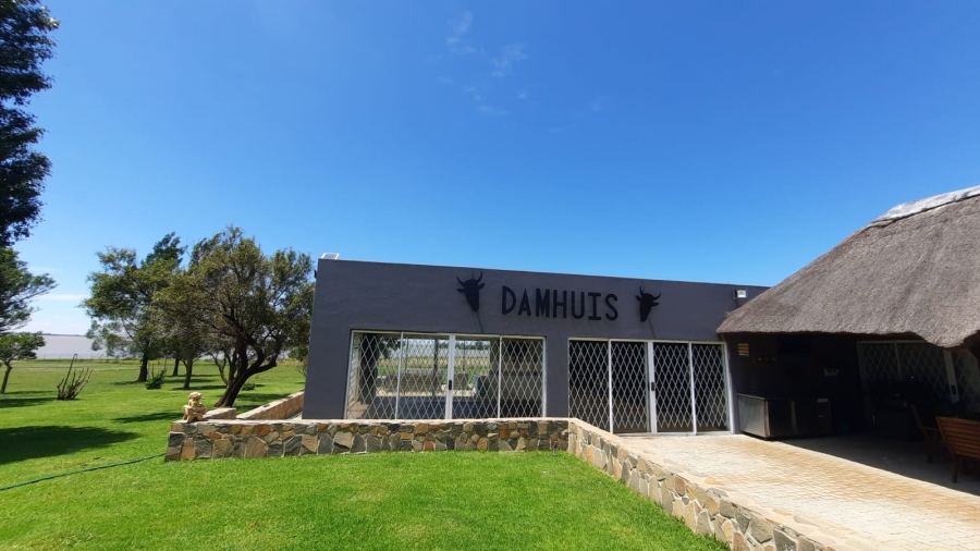 5 Bedroom Property for Sale in Oranjeville Free State